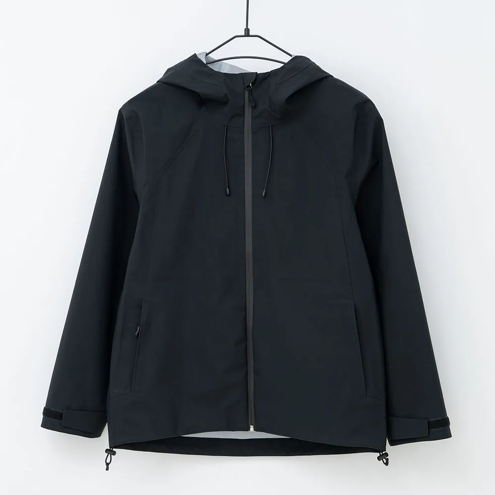 Черная туристическая куртка (1)